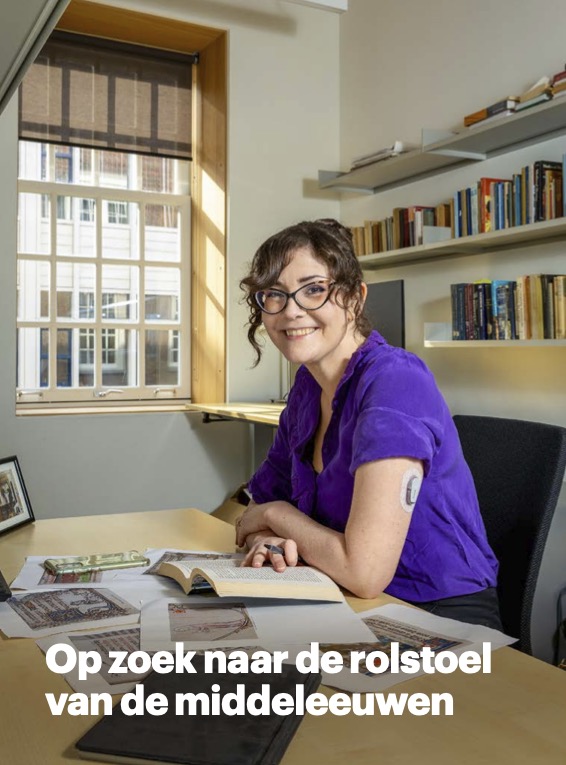 DJW Krista Milne a Een foto van het artikel met jonge wetenschapper Krista Milne in Leidraad, mei 2026.